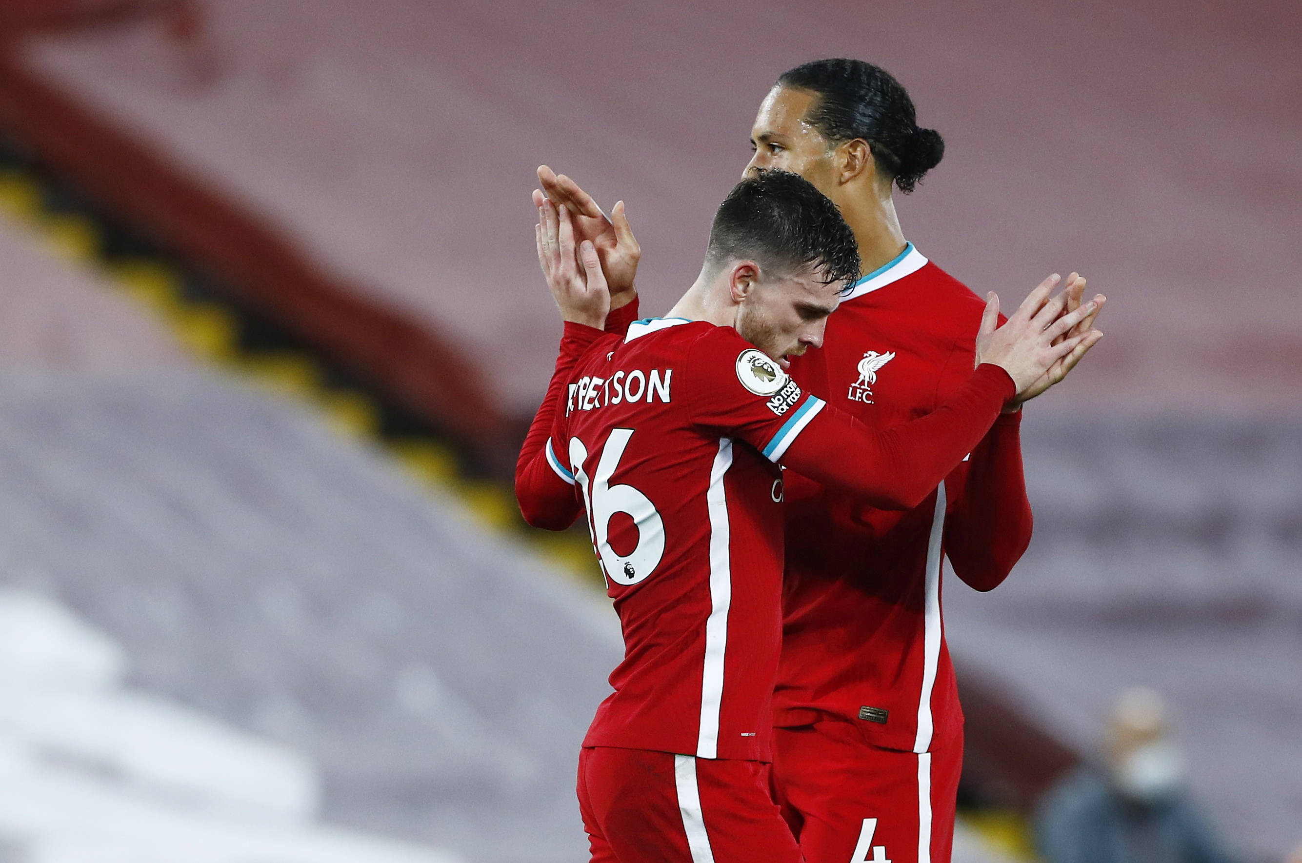 凭借他在场 凭借他在场